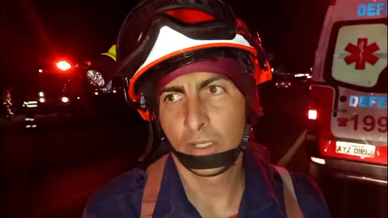 🚗 AGORA! ASSISTA A REPORTAGEM: Saída de Pista na BR-376 Mobiliza Defesa Civil: Motorista se Assusta com Veículo à Frente e Perde o Controle