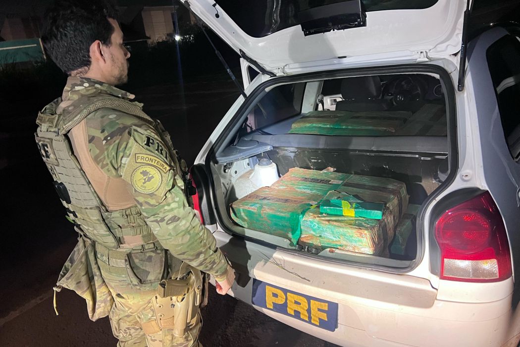 🚨 PRF: 🚨 Casal é detido pela PRF com mais de 300 kg de maconha no Paraná