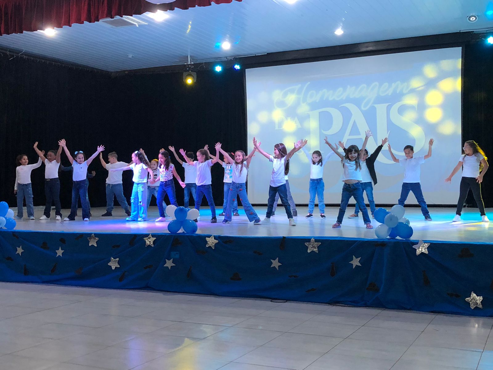 Escola Municipal Olavo Bilac realiza homenagem ao Dia dos Pais