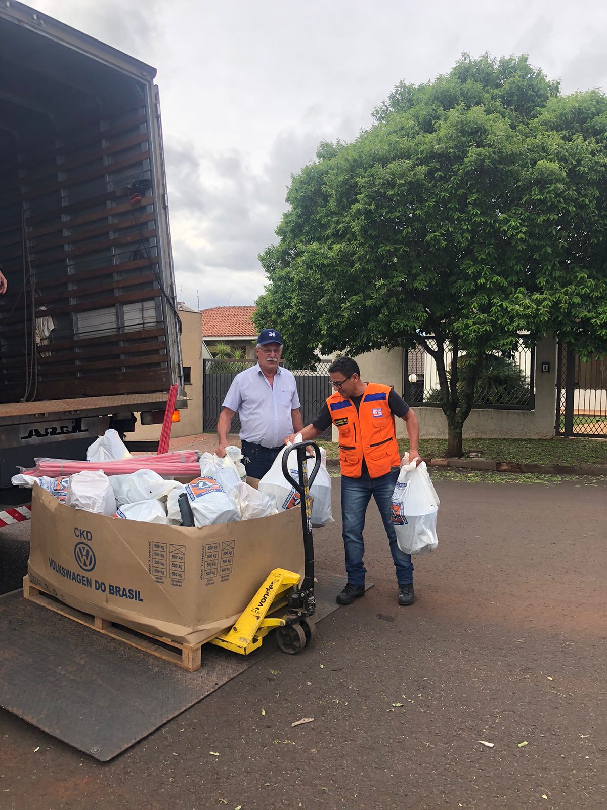Jandaia do Sul recebe donativos para famílias afetadas pela chuva de granizo