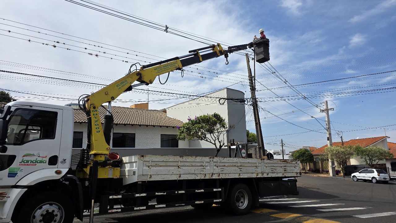 Prefeitura de Jandaia do Sul inicia marcação e troca de lâmpadas de LED na cidade