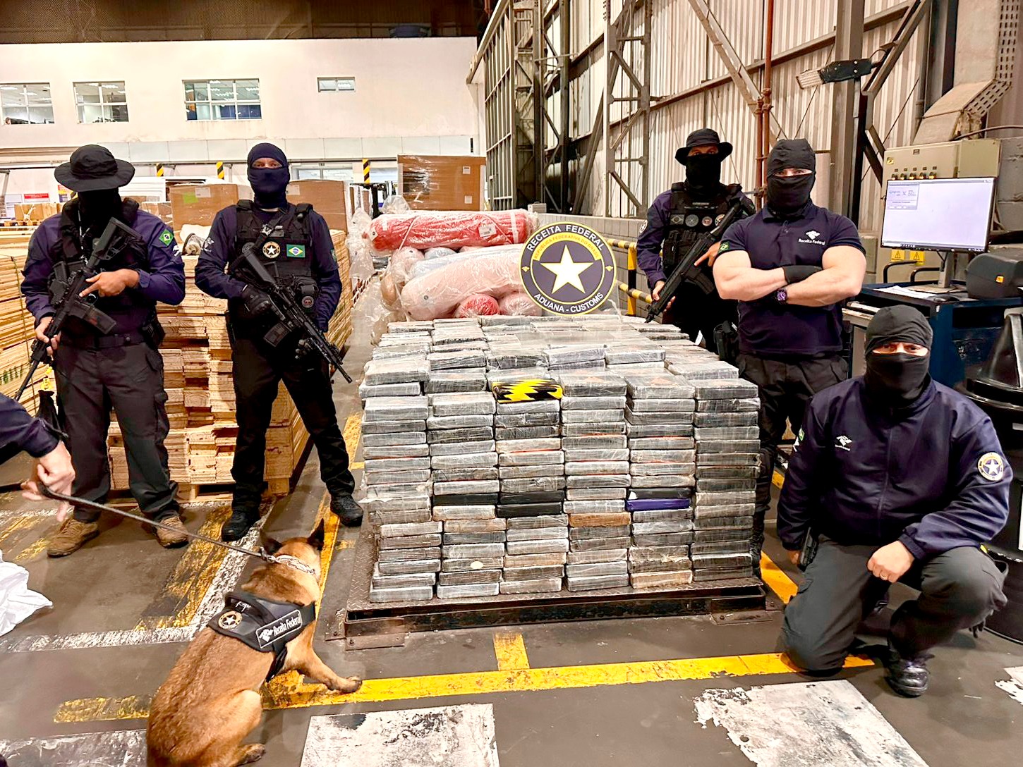 Receita Federal Apreende mais de 1 tonelada de cocaína no Porto de Paranaguá