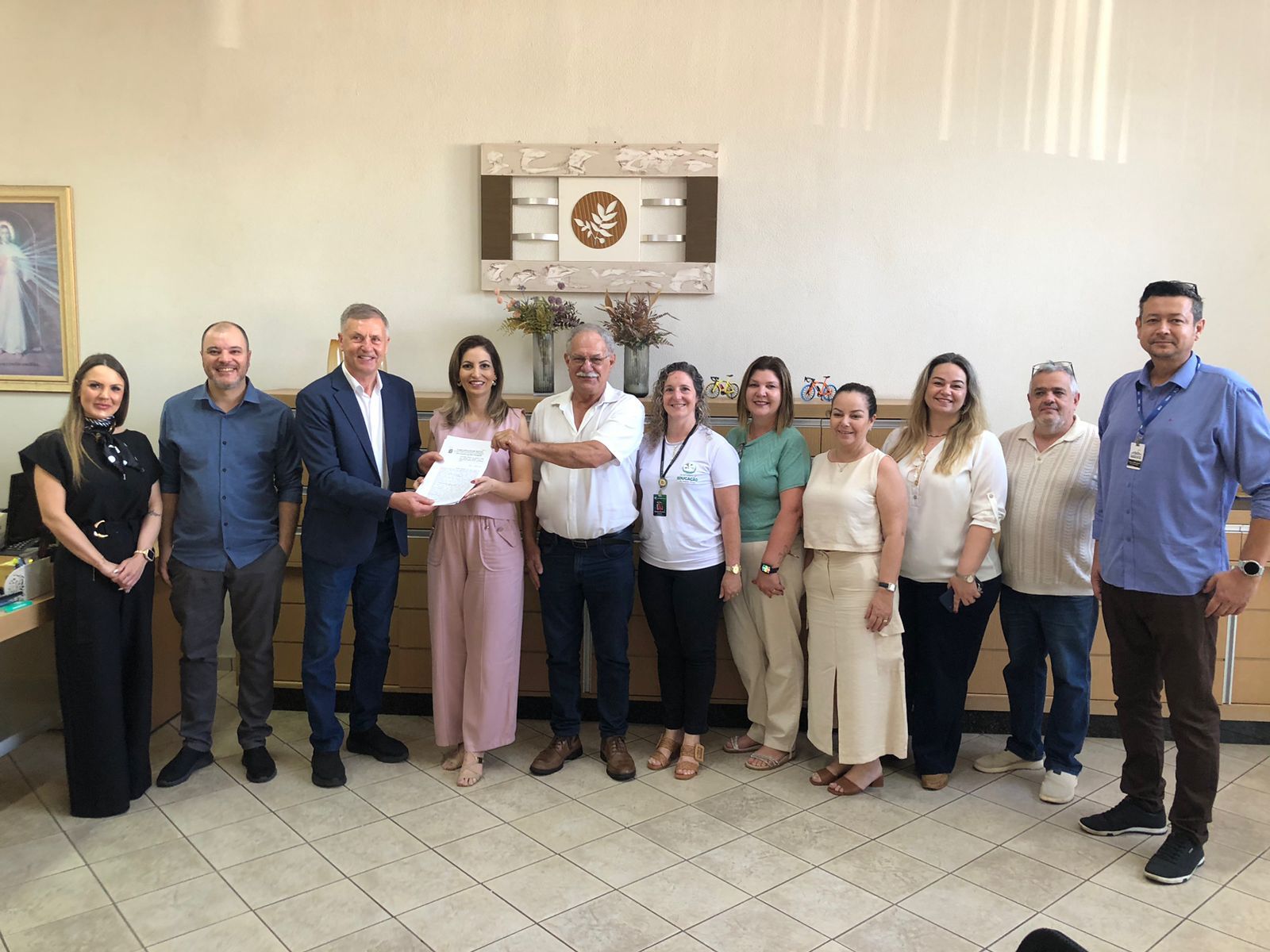 Terreno para construção da Escola John Kennedy é oficializado com assinaturas do secretário Luizão Goulart e prefeito Ditão Pupio