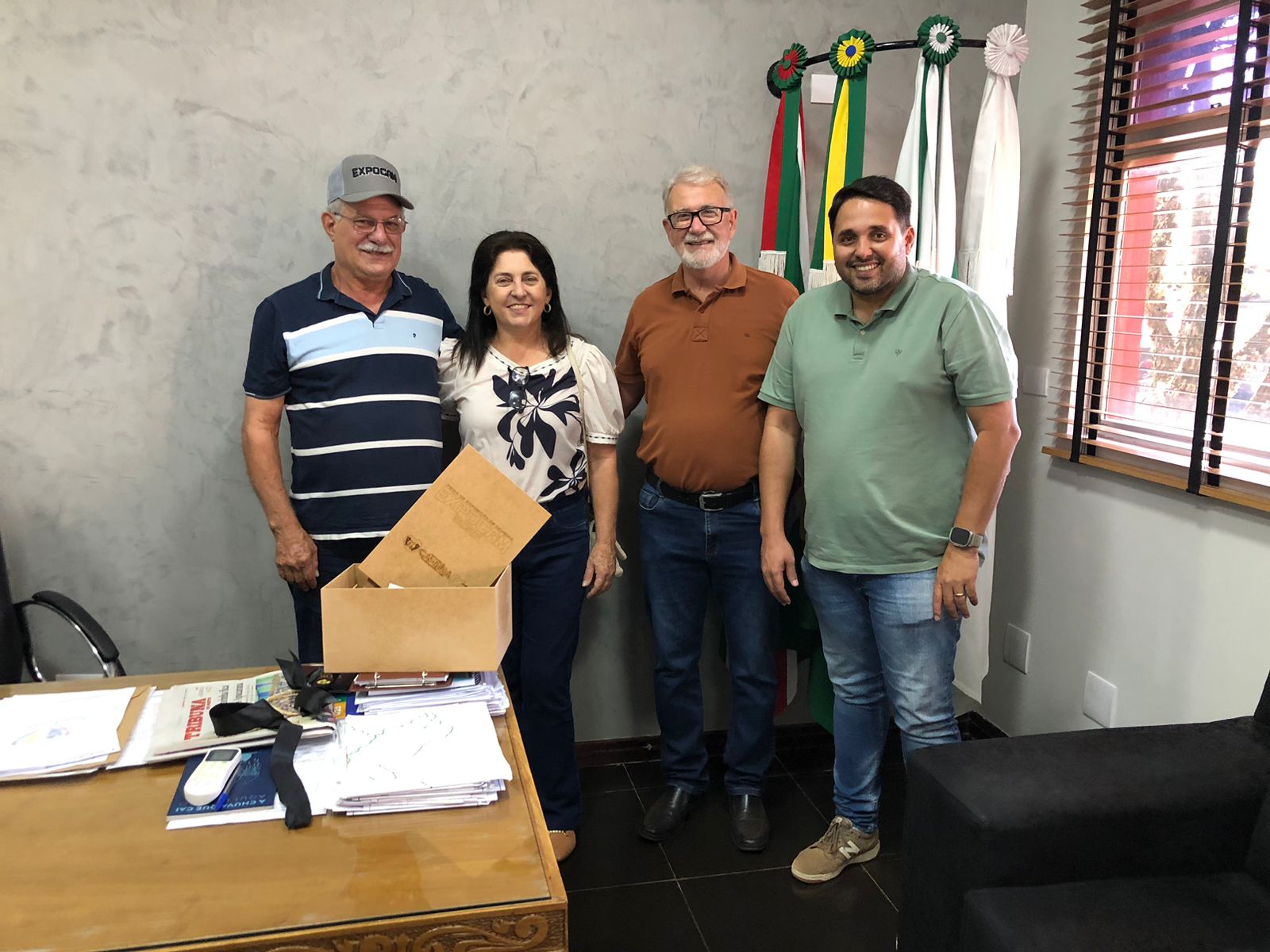 Prefeito Ditão Pupio e vice Inei Heckert recebem convite para a EXPOCAM 2025