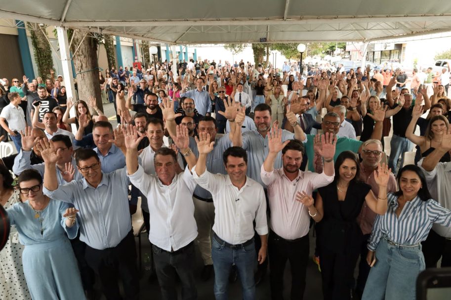 Prefeito Ditão Pupio participa da inauguração do Hospital Nossa Senhora de Fátima e destaca importância regional da unidade em Arapongas.