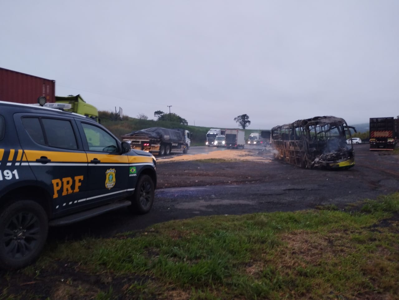 Grave acidente deixa 14 pessoas feridas numa rota que liga Umuarama a Curitiba.