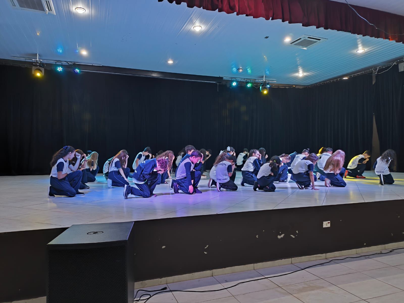 Escola Monteiro Lobato celebra Dia da Família com homenagem aos pais e palestra especial