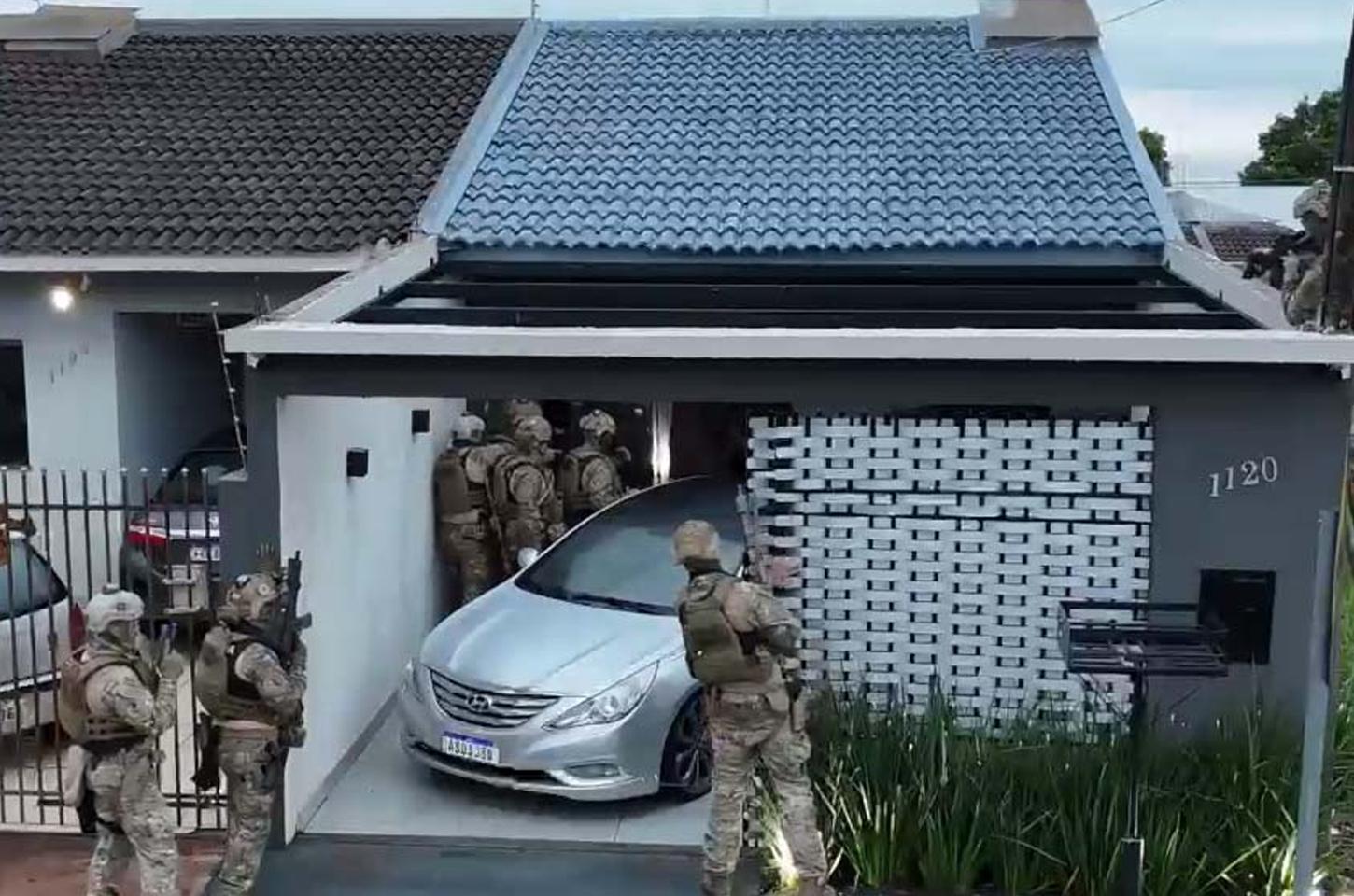 Polícia Civil realiza megaoperação contra o tráfico de drogas em Maringá