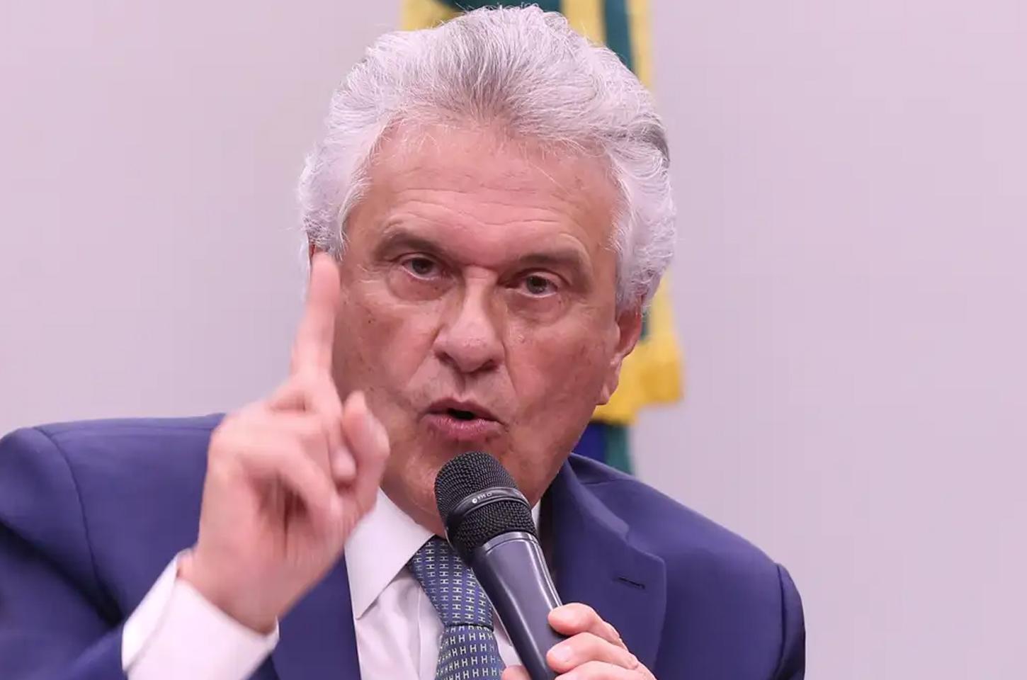 Ronaldo Caiado vota em Goiás e defende medidas contra violência e juros elevados