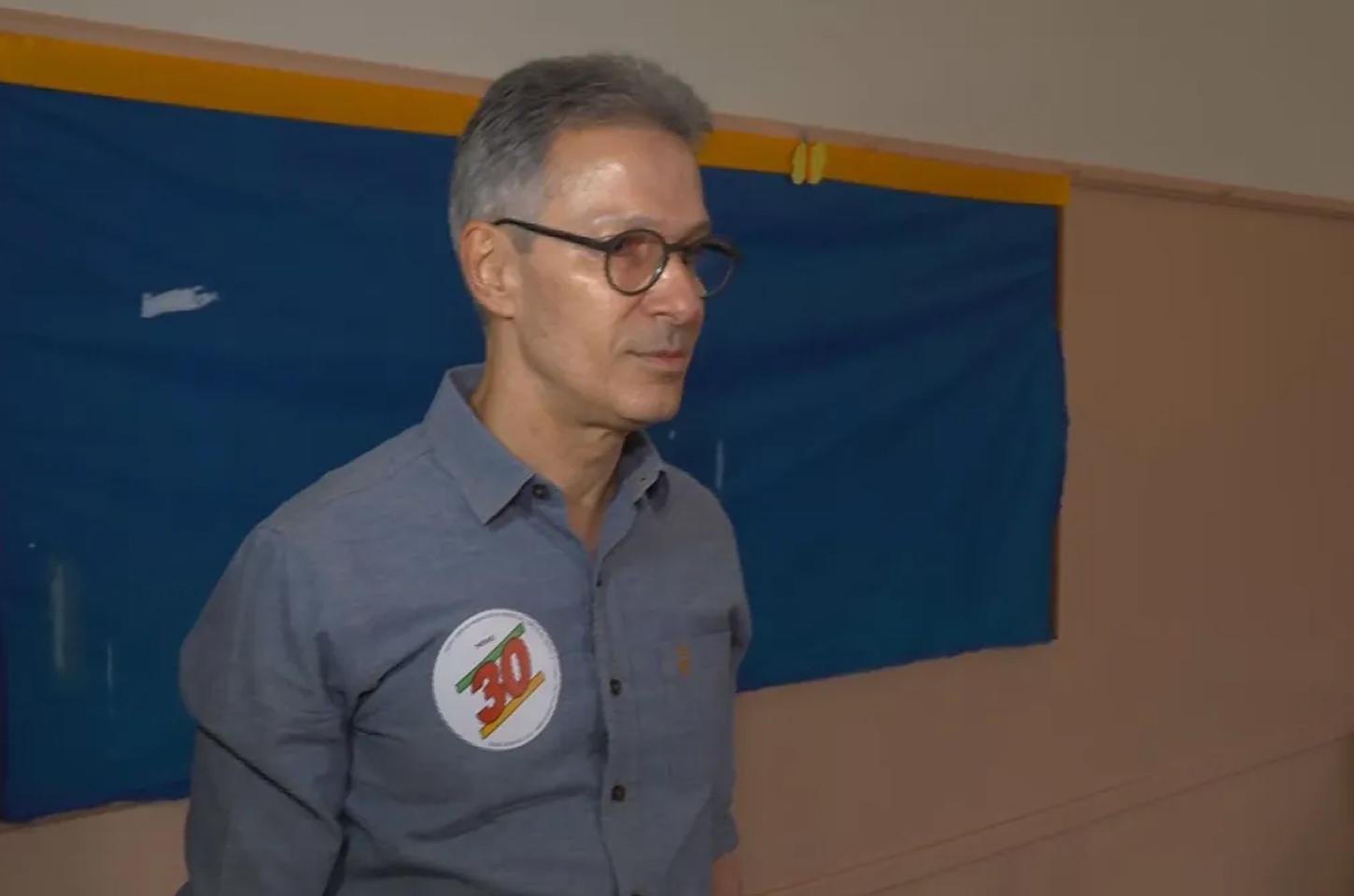 Zema vota em Araxá durante primeiro turno das eleições presidenciais de 2026