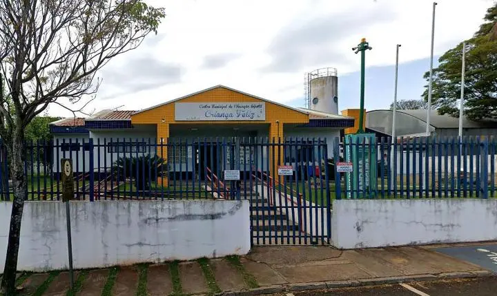 Prefeitura realiza reparos emergenciais em telhados de CMEIs e Escolas após período de chuvas intensas