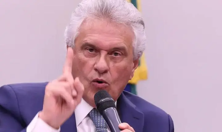 Ronaldo Caiado vota em Goiás e defende medidas contra violência e juros elevados